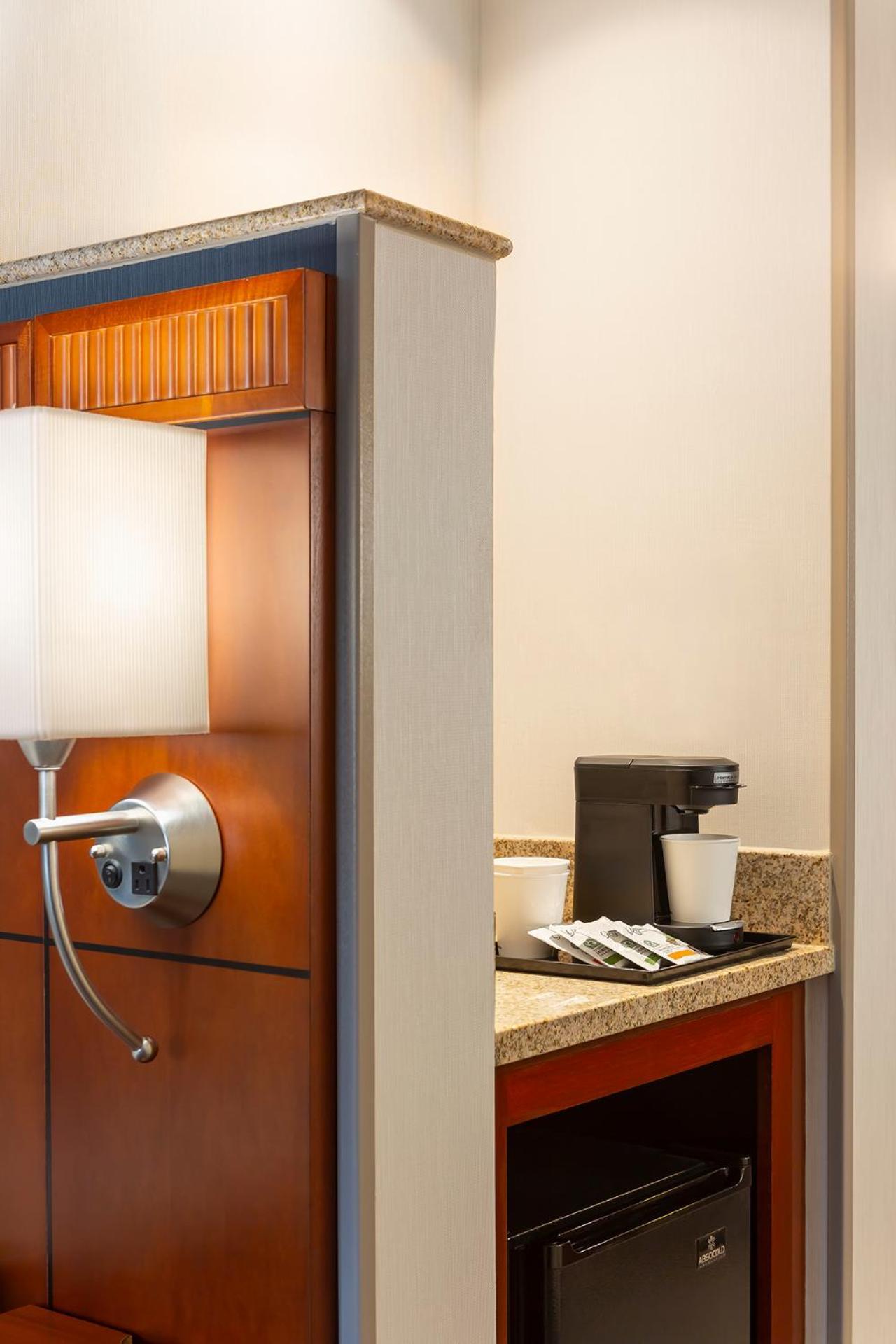Courtyard By Marriott Madison West / Middleton Hotel Bagian luar foto