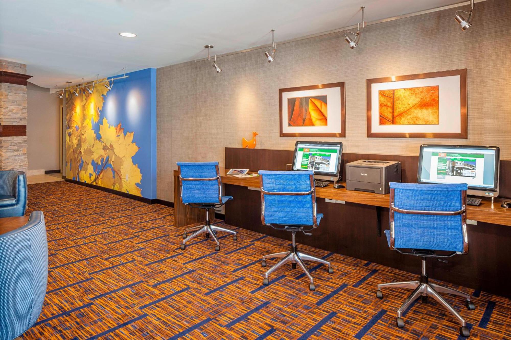 Courtyard By Marriott Madison West / Middleton Hotel Bagian luar foto