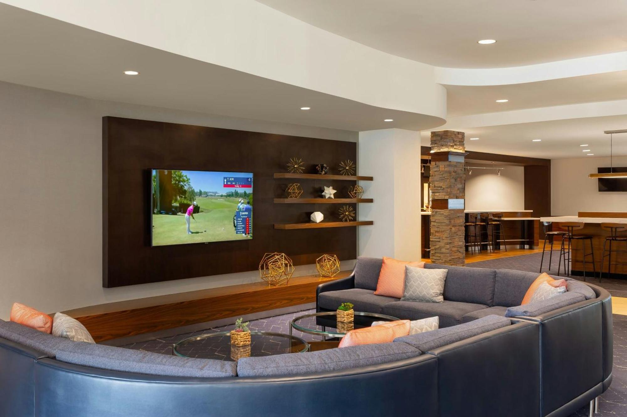 Courtyard By Marriott Madison West / Middleton Hotel Bagian luar foto