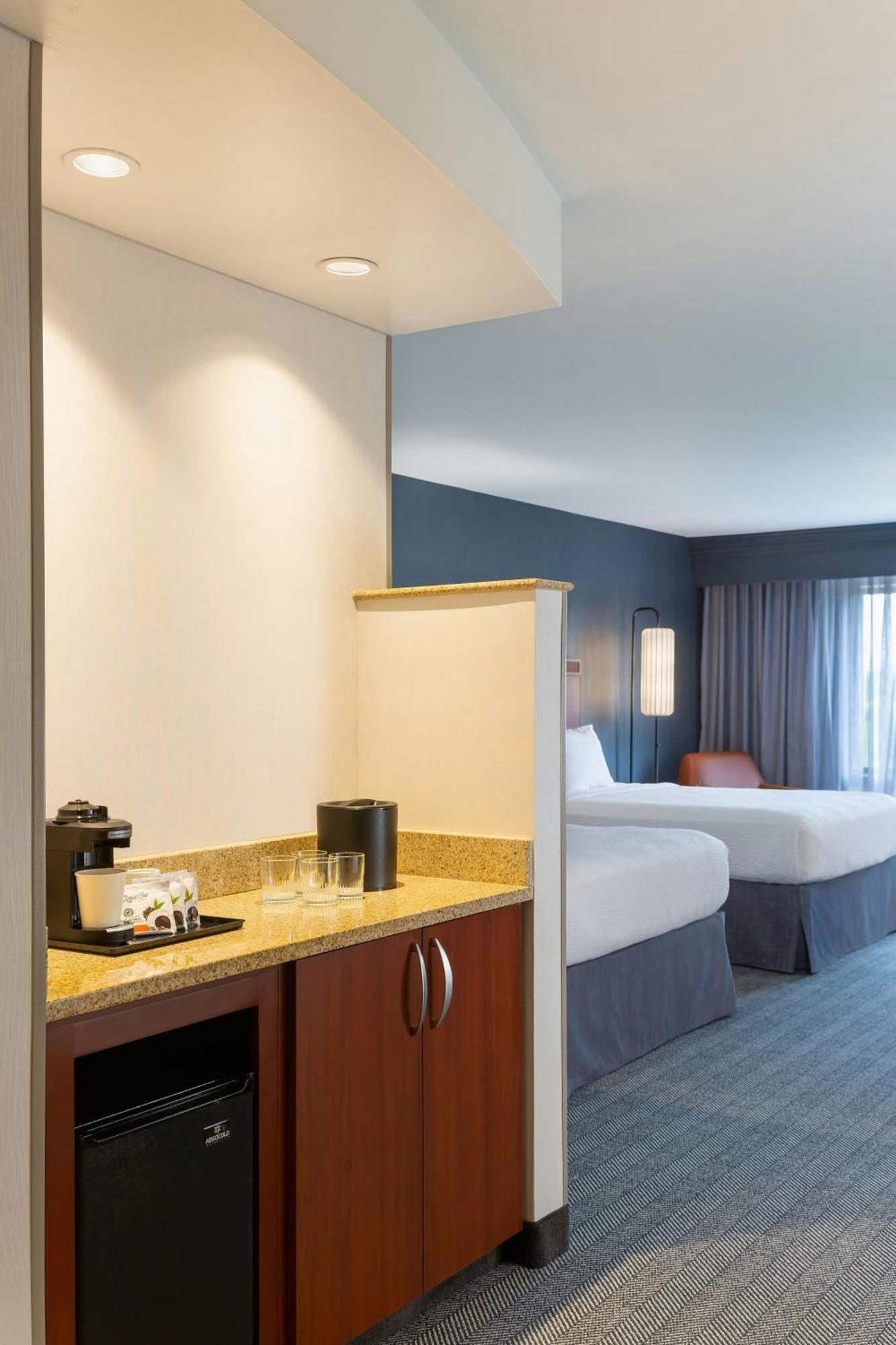 Courtyard By Marriott Madison West / Middleton Hotel Bagian luar foto