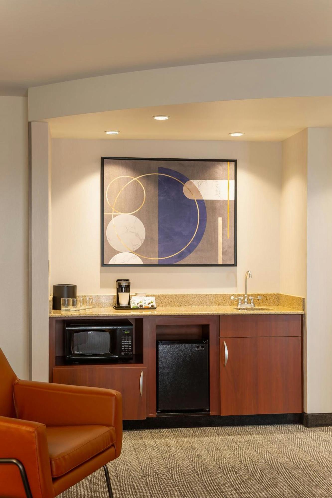 Courtyard By Marriott Madison West / Middleton Hotel Bagian luar foto