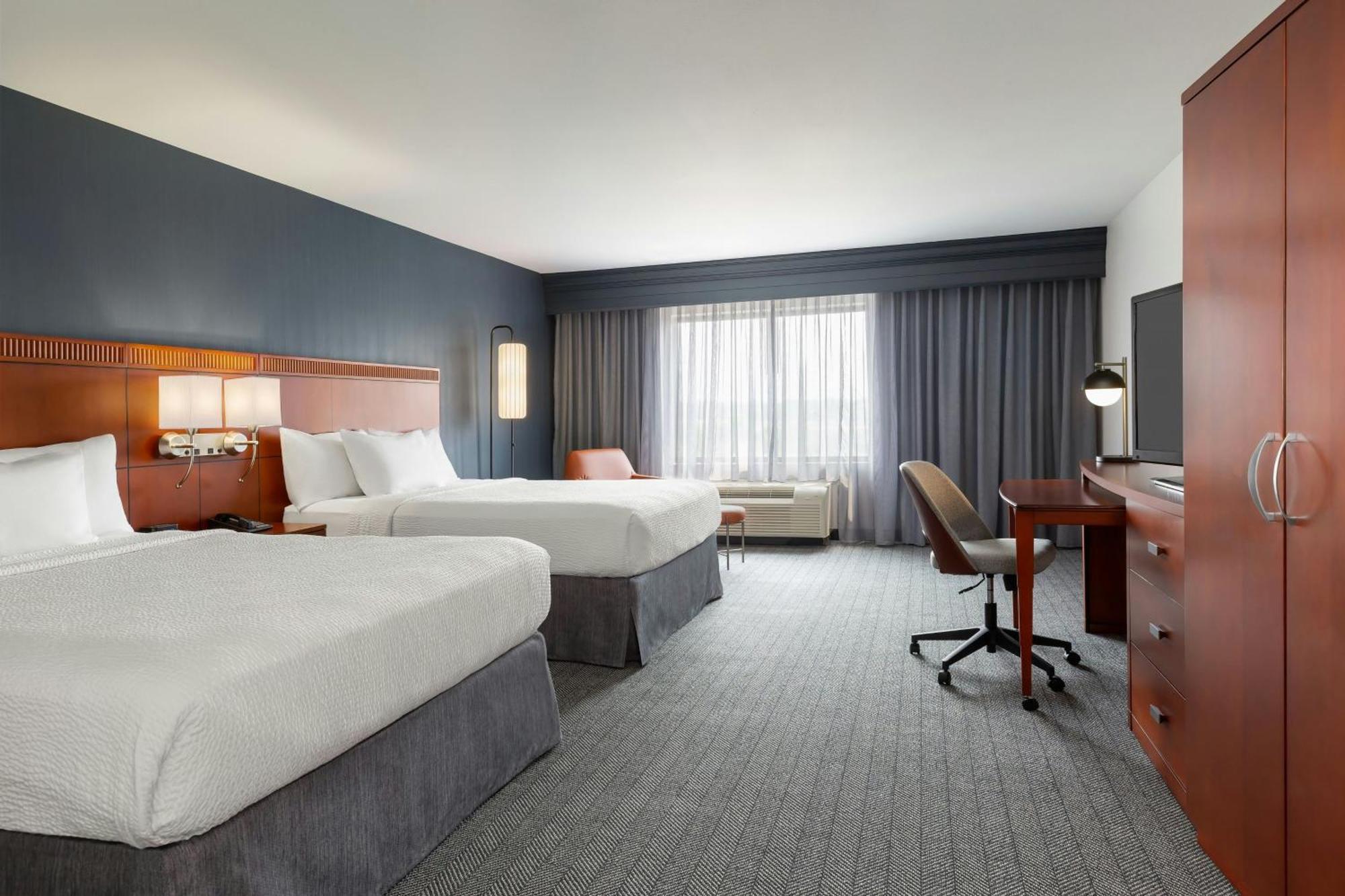 Courtyard By Marriott Madison West / Middleton Hotel Bagian luar foto