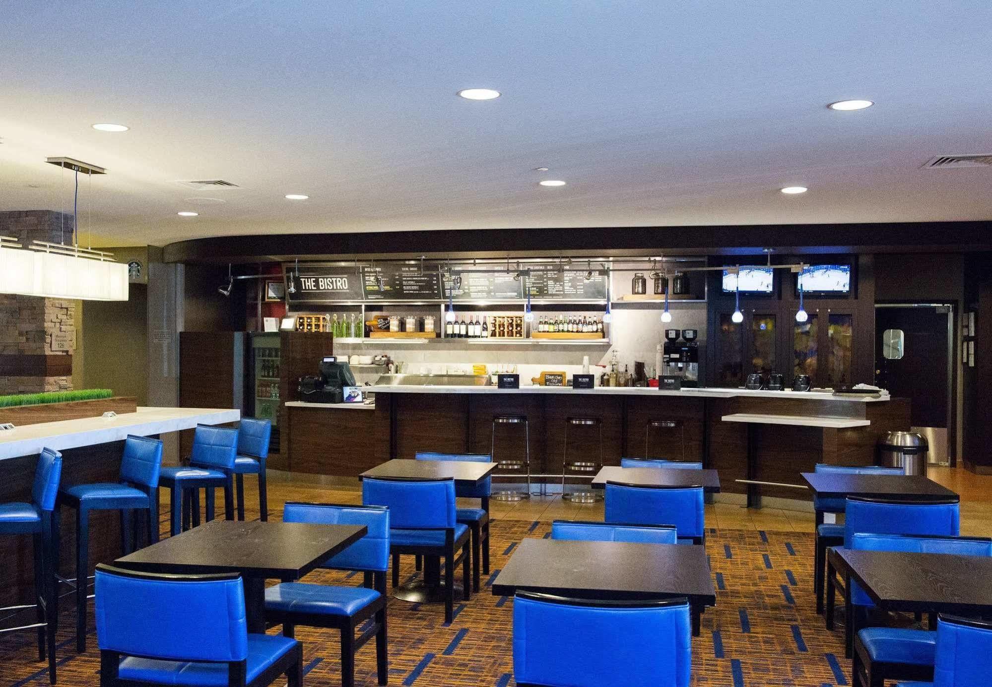 Courtyard By Marriott Madison West / Middleton Hotel Bagian luar foto